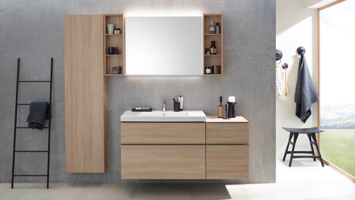 Washplace with bathroom furniture from the Geberit iCon bathroom series