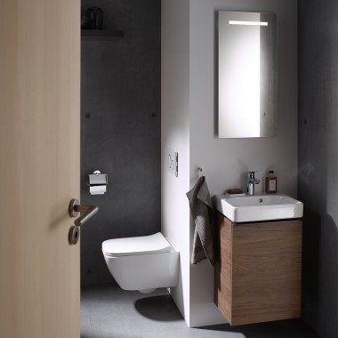 Small bathroom with bathroom products from Geberit Smyle