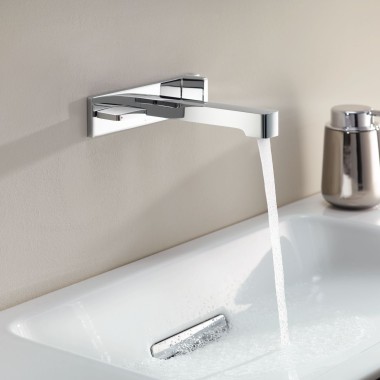 Geberit ONE wall-mounted tap for washbasins in a square design