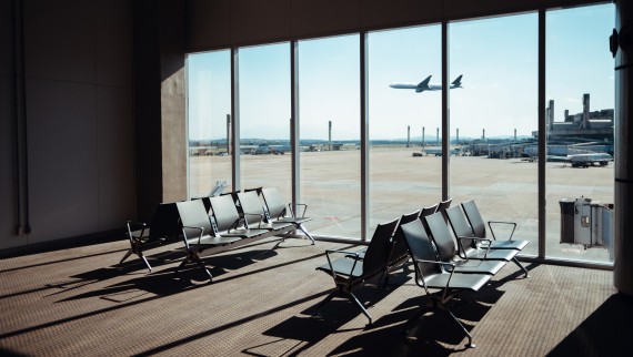 Einsatz von Geberit Connect in gewerblichen Projekten (© 2024 skyNext/Shutterstock) Einsatz von Geberit Connect in gewerblichen Projekten (© 2024 skyNext/Shutterstock)