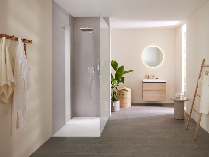 Geberit CleanFloor30 shower surface with water Geberit CleanFloor30 shower surface with water
